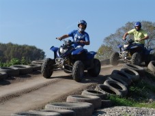 Offroad, Quadrijden & Karten een leuk en spectaculair programma. Ervaar deze 3 activeiten nu zelf met Golden Moments!