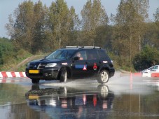 Antislipcursus volgen is nog nooit zo leuk geweest! Verbeter uw rijvaardigheid met GoldenMoments!