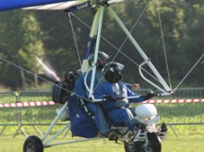 Microlight vliegen als eerste vliegles. Bestel uw ticket voor deze unieke vlucht bij Golden Moments!