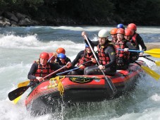 Discesa in Rafting Advanced  - 4 ore & soggiorno 1 notte
