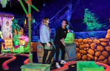 Aloha Amsterdam Glow-in-the-Dark Minigolf