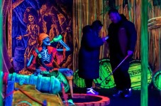 Aloha Amsterdam Glow-in-the-Dark Minigolf