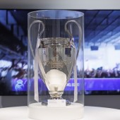 Tour Bernabéu & Museo de Cera Madrid para 2 Adultos + 2 niños (de 4 a 14 años)