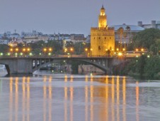 Cena y Espectáculo de Flamenco en el Tablao de Sevilla - 2 personas