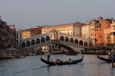 Propose in Venice: 45-minute romantic gondola ride