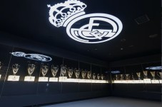 Tour Bernabéu & Museo de Cera Madrid para 2 Adultos + 2 niños (de 4 a 14 años)