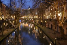 Utrechtse Stadsverkenning: Bruggen, grachten, en kunst